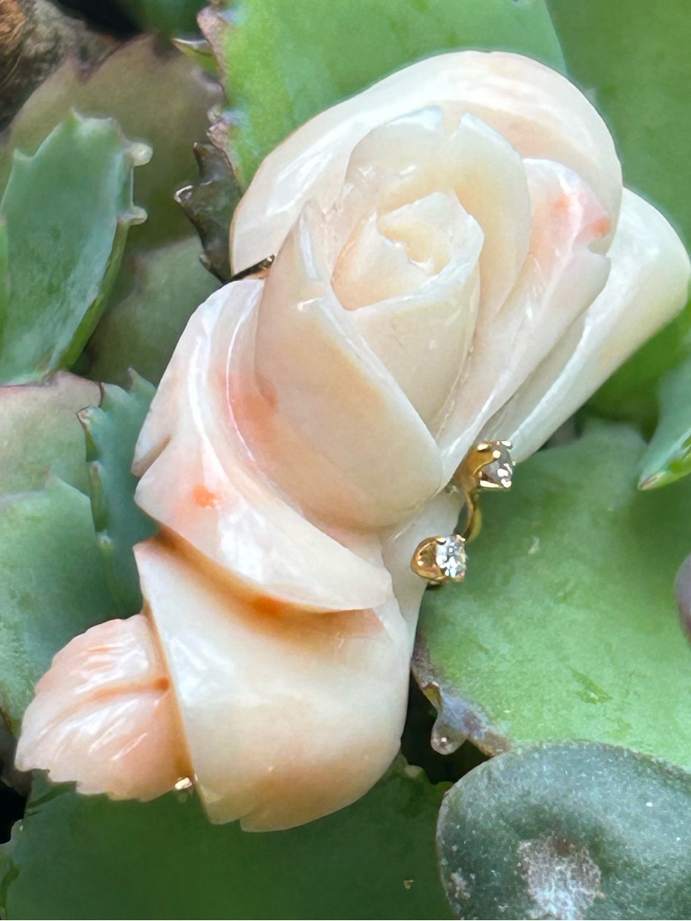 Vintage 14k yellow gold hand-carved pink coral rose floral & diamonds brooch pin